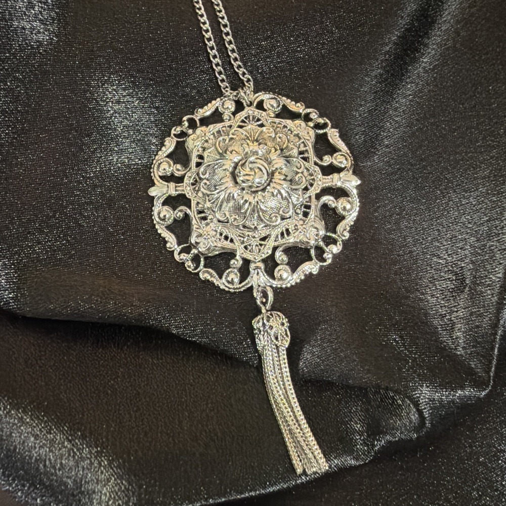 Vintage Whiting & Davis Silver Tone Statement Medallion Tassel Pendant Necklace